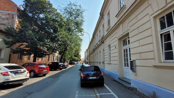 Nebytový priestor, centrum Košíc, prízemie, 2x parkovanie, 94 m2, klimatizácia